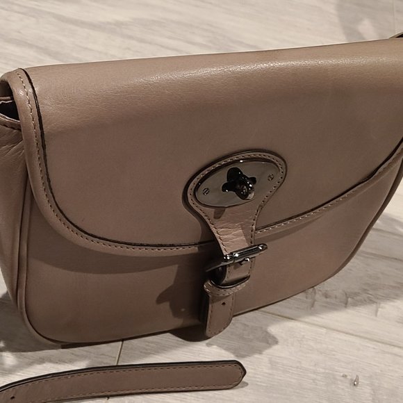 Danier genuine leather taupe crossbody bag - Picture 2 of 7